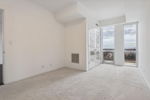 Photo 17 at 309 - 3028 CREEKSHORE COMMON, GO Glenorchy, Oakville