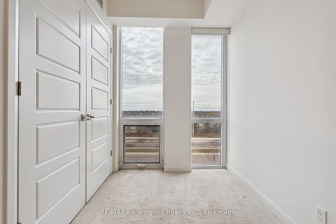 Photo 18 at 309 - 3028 CREEKSHORE COMMON, GO Glenorchy, Oakville