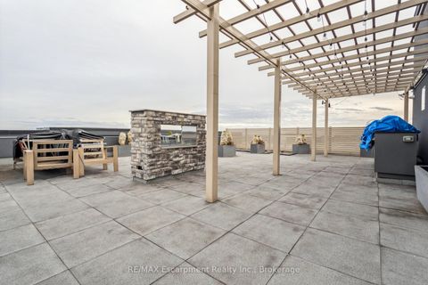 Photo 32 at 309 - 3028 CREEKSHORE COMMON, GO Glenorchy, Oakville
