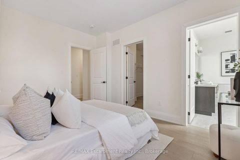 Photo 16 at 2282 Sovereign Street, BR Bronte, Oakville