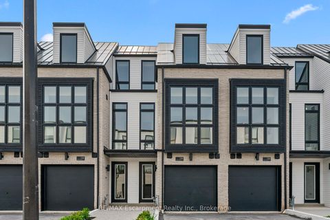 Photo 0 at 4 - 138 East Street, BR Bronte, Oakville