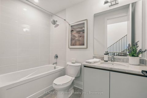 Photo 3 at 5 - 138 East Street, BR Bronte, Oakville