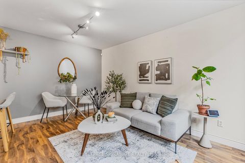 Photo 2 at 812 - 46 Western Battery Road, Niagara, Toronto