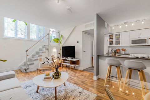 Photo 4 at 812 - 46 Western Battery Road, Niagara, Toronto
