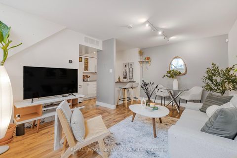 Photo 5 at 812 - 46 Western Battery Road, Niagara, Toronto