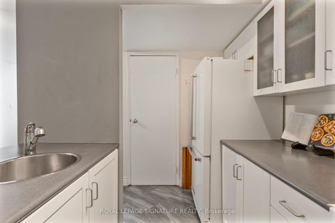 Photo 9 at 812 - 46 Western Battery Road, Niagara, Toronto
