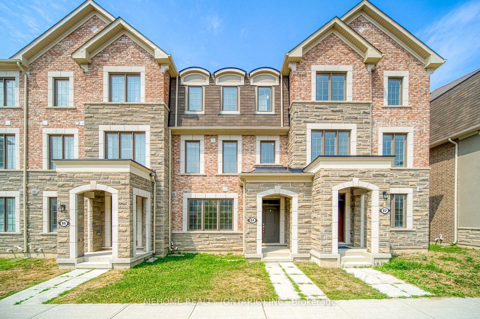 84 William F Bell Parkway, Rural Richmond Hill, Richmond Hill 