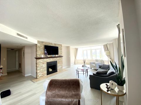 Photo 4 at 605 - 135 George Street S, Waterfront Communities C8, Toronto