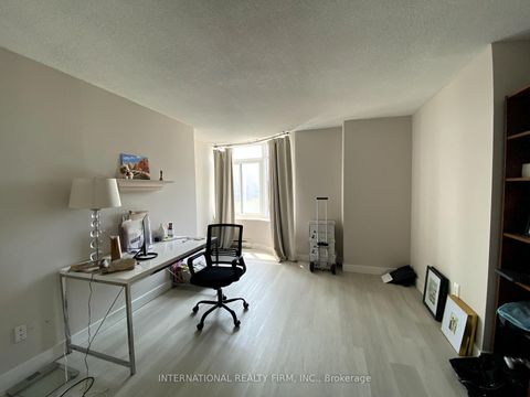 Photo 11 at 605 - 135 George Street S, Waterfront Communities C8, Toronto