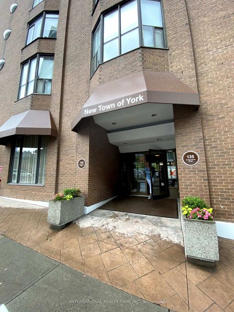 Photo 16 at 605 - 135 George Street S, Waterfront Communities C8, Toronto