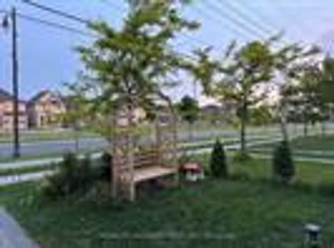 Photo 3 at 1178 Wellington Street E, Bayview Northeast, Aurora