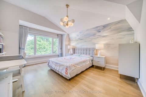 Photo 27 at 15 Ames Circle, Don Mills, Toronto