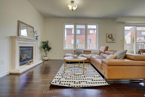 Photo 6 at 106 Milos Road, Jefferson, Richmond Hill
