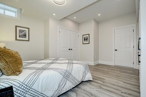 Photo 44 at 137 Pine Hill Crescent, Aurora Estates, Aurora