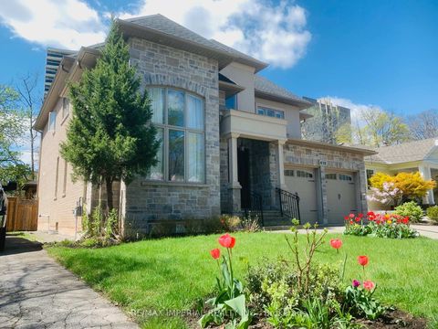 Photo 3 at 418 Queen Mary Drive, CO Central, Oakville