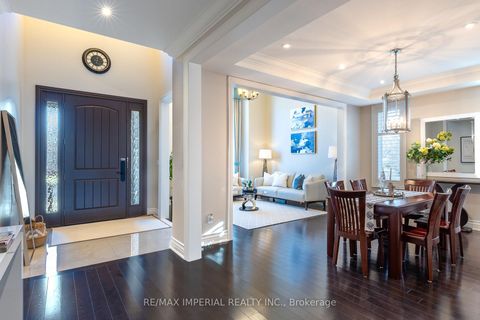 Photo 8 at 418 Queen Mary Drive, CO Central, Oakville