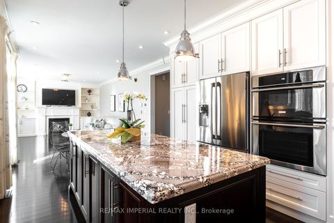 Photo 12 at 418 Queen Mary Drive, CO Central, Oakville