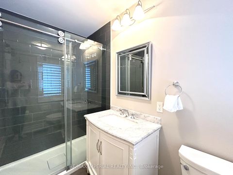 Photo 21 at 418 Queen Mary Drive, CO Central, Oakville