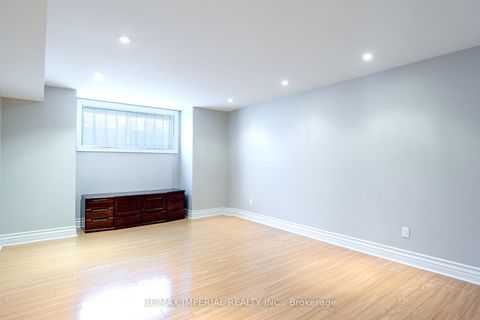 Photo 29 at 418 Queen Mary Drive, CO Central, Oakville