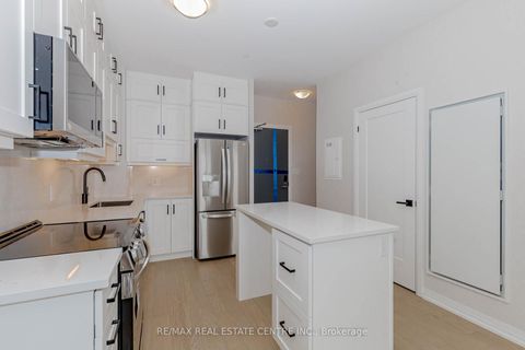 Photo 11 at 310 - 3265 Carding Mill Trail, GO Glenorchy, Oakville