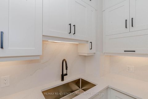 Photo 13 at 310 - 3265 Carding Mill Trail, GO Glenorchy, Oakville