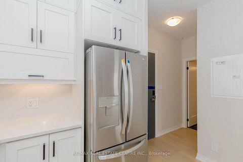 Photo 14 at 310 - 3265 Carding Mill Trail, GO Glenorchy, Oakville