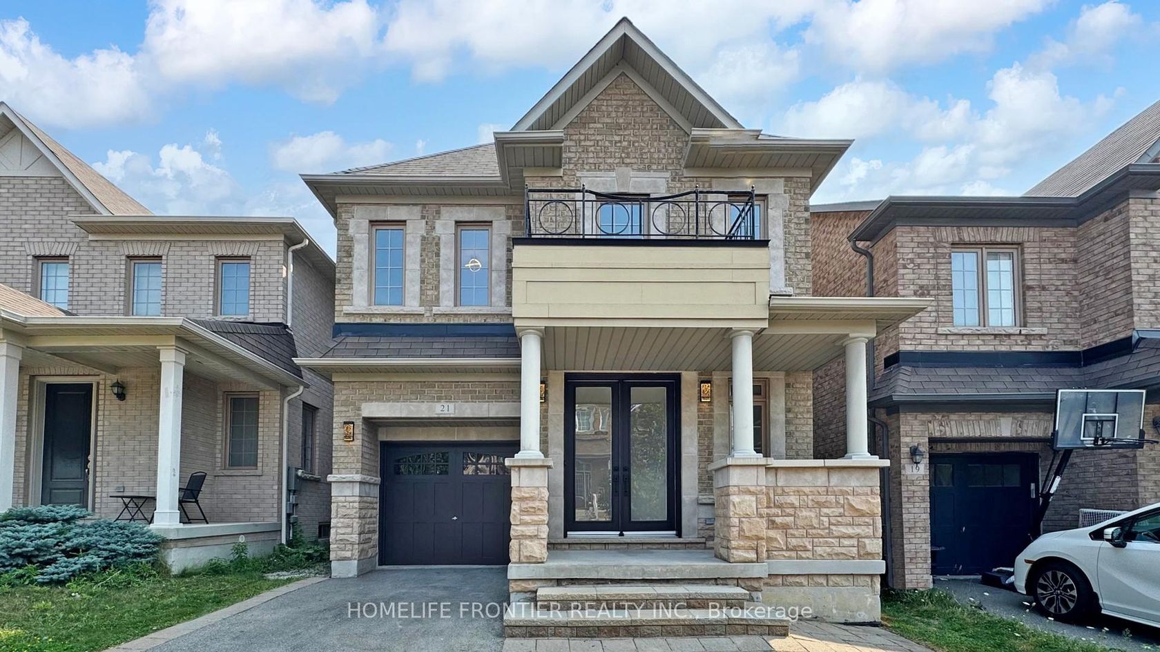 21 Givon Street, Patterson, Vaughan by Loree Meneguzzi Real Estate 21 Givon Street, Patterson, Vaughan