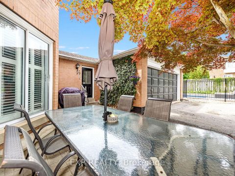 Photo 34 at 2460 Sixth Line, RO River Oaks, Oakville