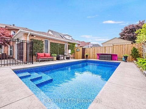 Photo 37 at 2460 Sixth Line, RO River Oaks, Oakville