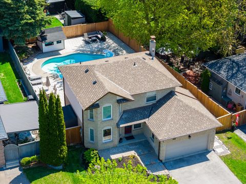 Photo 1 at 155 Willow Lane, London, Newmarket