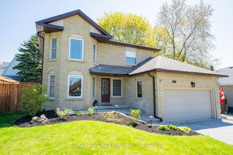 Photo 4 at 155 Willow Lane, London, Newmarket