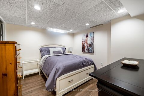 Photo 33 at 155 Willow Lane, London, Newmarket