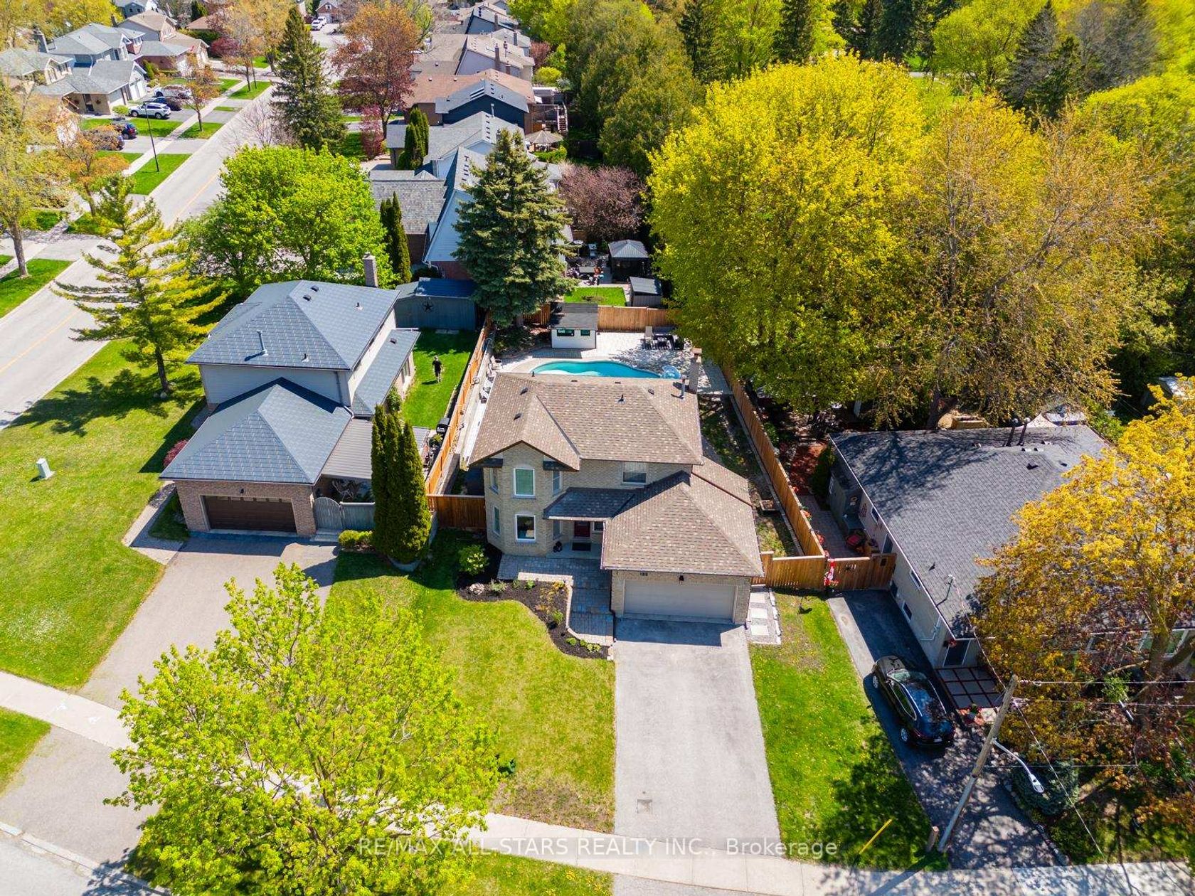 155 Willow Lane, London, Newmarket photo 1