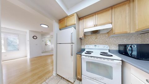 Photo 10 at 2 - 45 Cedarcroft Boulevard, Branson, Toronto