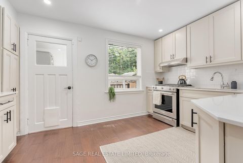 Photo 11 at 253 McRoberts Avenue, Davenport, Toronto