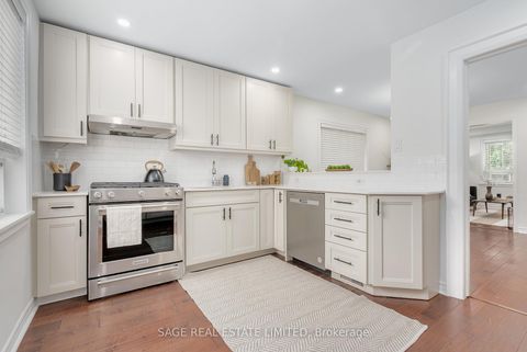 Photo 15 at 253 McRoberts Avenue, Davenport, Toronto