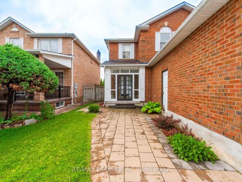 Photo 1 at 119 Cromwell Road, Maple, Vaughan