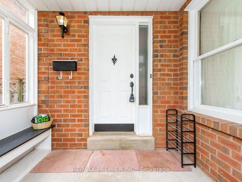 Photo 3 at 119 Cromwell Road, Maple, Vaughan