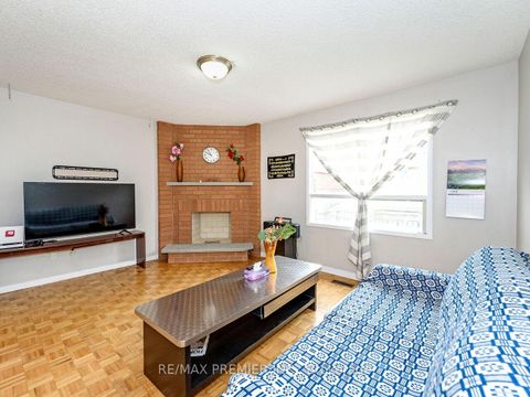 Photo 19 at 119 Cromwell Road, Maple, Vaughan
