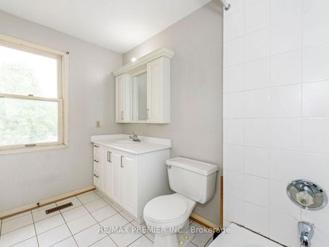 Photo 23 at 119 Cromwell Road, Maple, Vaughan