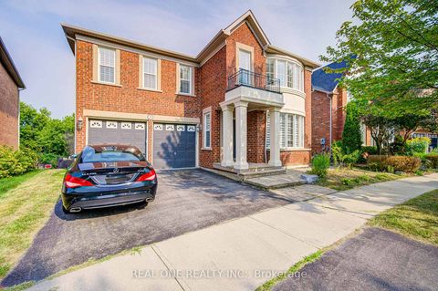 Photo 1 at 21 Moraine Ridge Drive, Jefferson, Richmond Hill