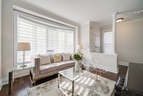 Photo 3 at 21 Moraine Ridge Drive, Jefferson, Richmond Hill