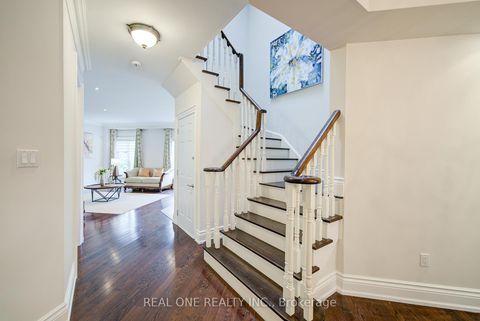 Photo 8 at 21 Moraine Ridge Drive, Jefferson, Richmond Hill
