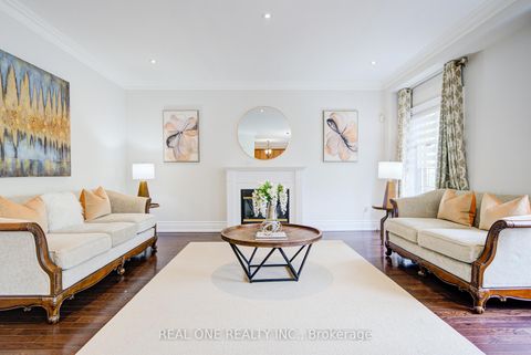 Photo 9 at 21 Moraine Ridge Drive, Jefferson, Richmond Hill