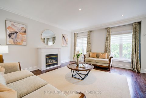Photo 11 at 21 Moraine Ridge Drive, Jefferson, Richmond Hill