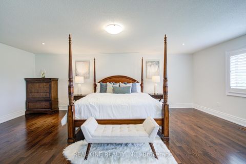 Photo 23 at 21 Moraine Ridge Drive, Jefferson, Richmond Hill