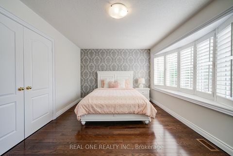 Photo 25 at 21 Moraine Ridge Drive, Jefferson, Richmond Hill