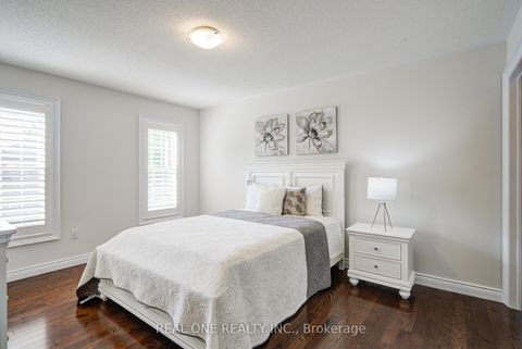 Photo 27 at 21 Moraine Ridge Drive, Jefferson, Richmond Hill