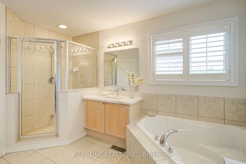 Photo 29 at 21 Moraine Ridge Drive, Jefferson, Richmond Hill