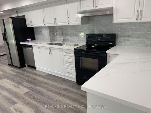 Photo 37 at 21 Moraine Ridge Drive, Jefferson, Richmond Hill